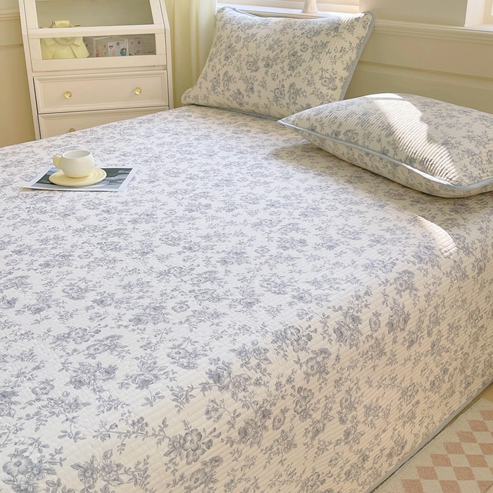 91家纺网 家纺一手货源 找家纺 金丝兔 2025新款小清新斜纹纯棉床盖 全棉夹棉床盖 床盖三件套 榻榻米抗盖绗缝加厚床单 白山茶