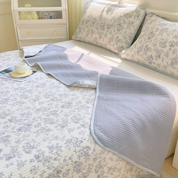 91家纺网 家纺一手货源 找家纺 金丝兔 2025新款小清新斜纹纯棉床盖 全棉夹棉床盖 床盖三件套 榻榻米抗盖绗缝加厚床单 白山茶