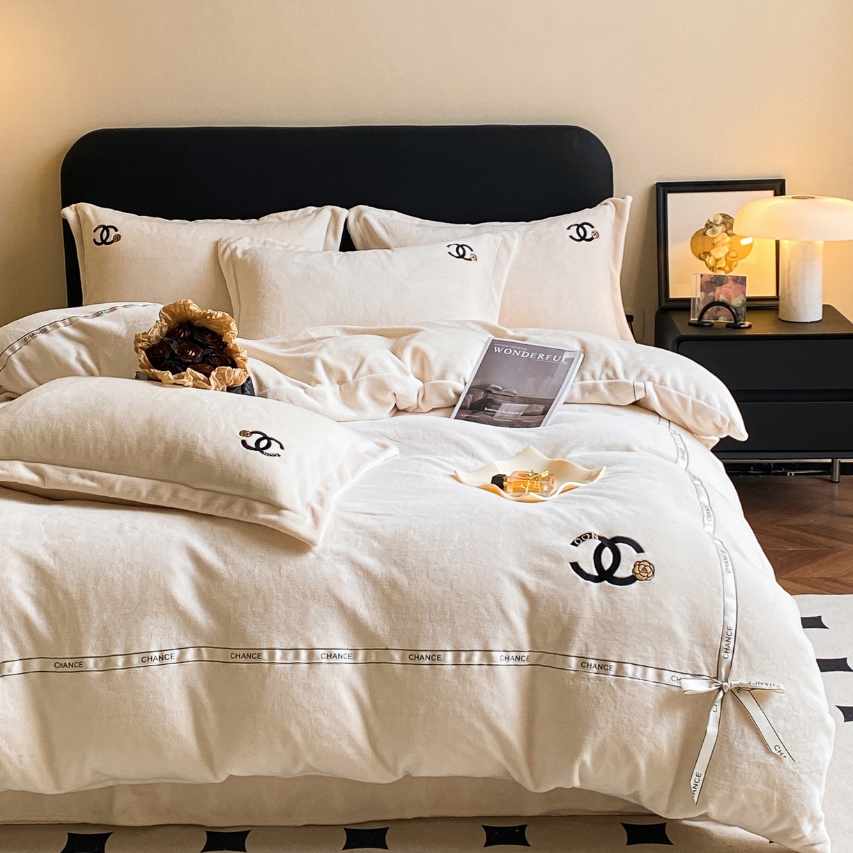 91家纺网 家纺一手货源 找家纺 （总）庭笙 新款牛奶绒小香风立体织带蝴蝶结四件套-COCO