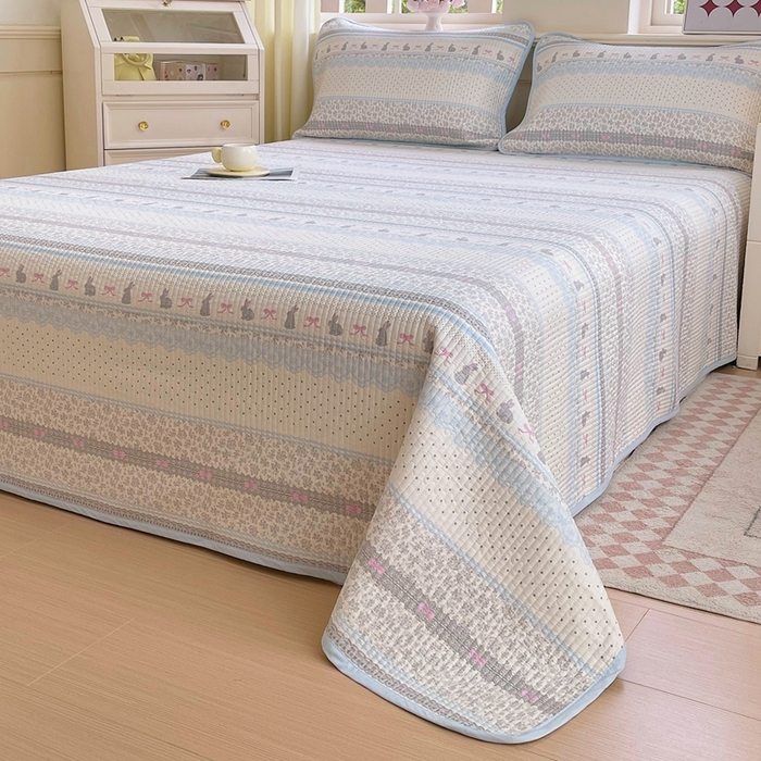 91家纺网 家纺一手货源 找家纺 金丝兔 2025新款小清新斜纹纯棉床盖 全棉夹棉床盖 床盖三件套 榻榻米抗盖绗缝加厚床单 海盐兔