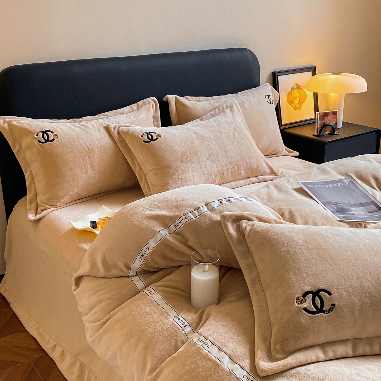 91家纺网 家纺一手货源 找家纺 庭笙 新款牛奶绒小香风立体织带蝴蝶结四件套-COCO COCO-奶茶