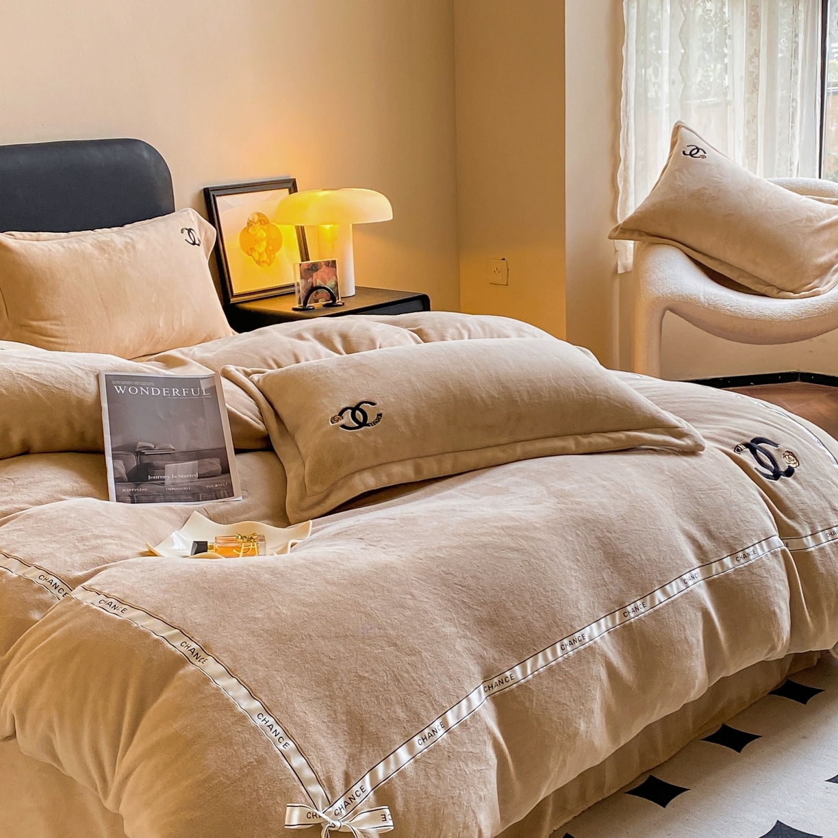 91家纺网 家纺一手货源 找家纺 庭笙 新款牛奶绒小香风立体织带蝴蝶结四件套-COCO COCO-奶茶