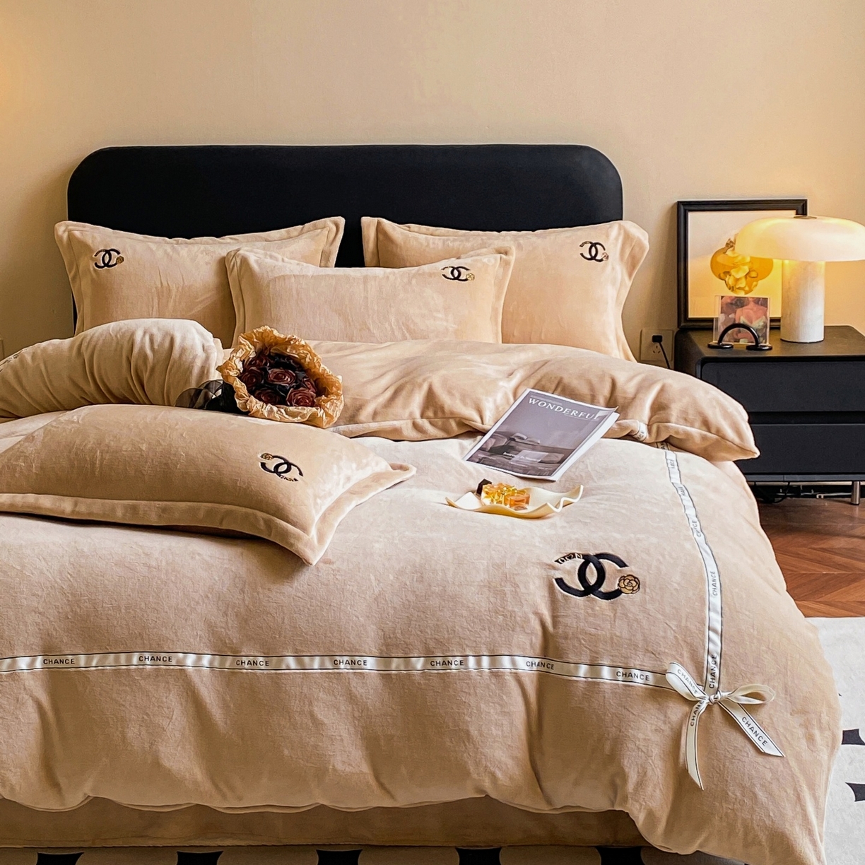 91家纺网 家纺一手货源 找家纺 庭笙 新款牛奶绒小香风立体织带蝴蝶结四件套-COCO COCO-奶茶