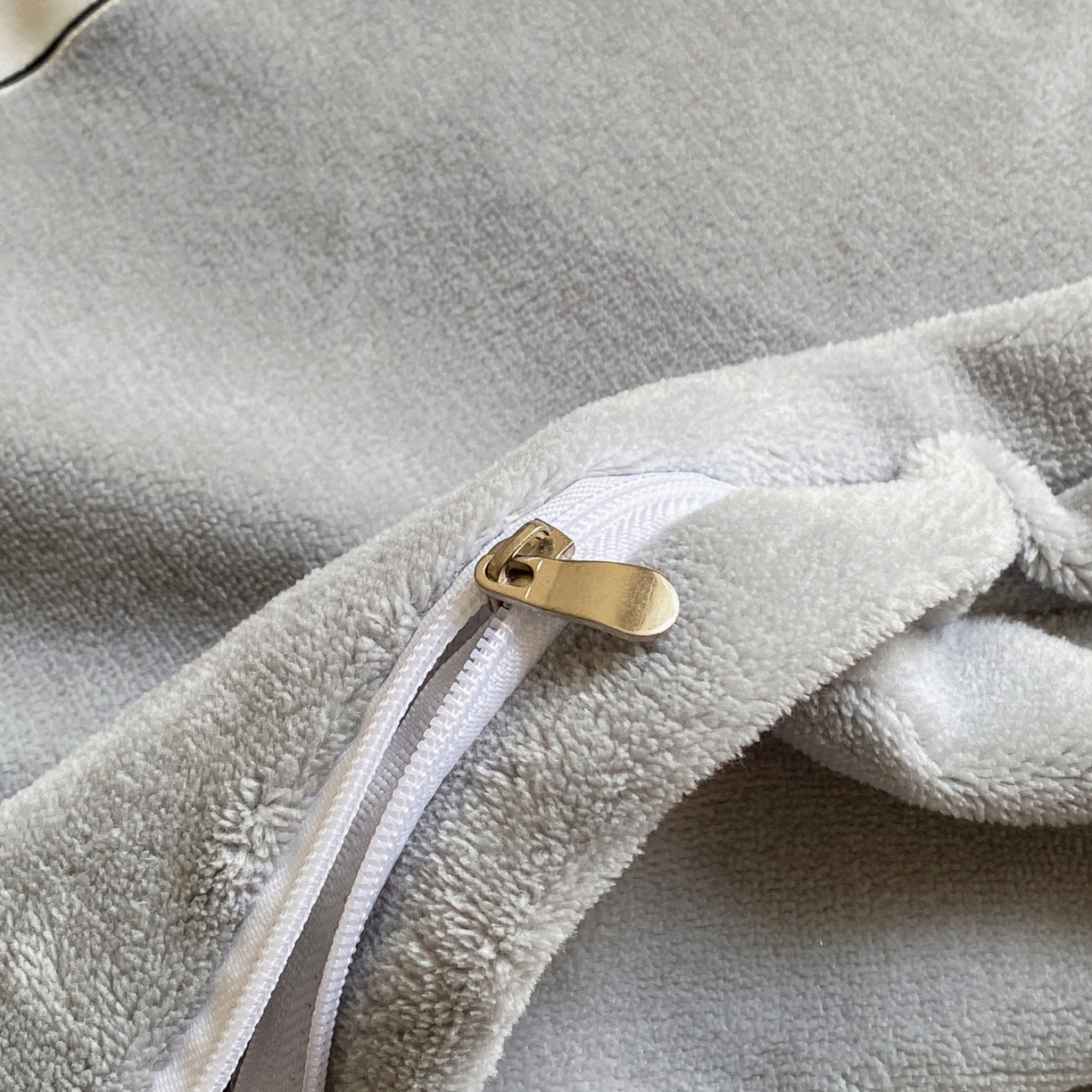 91家纺网 家纺一手货源 找家纺 庭笙 新款牛奶绒小香风立体织带蝴蝶结四件套-COCO COCO-浅灰