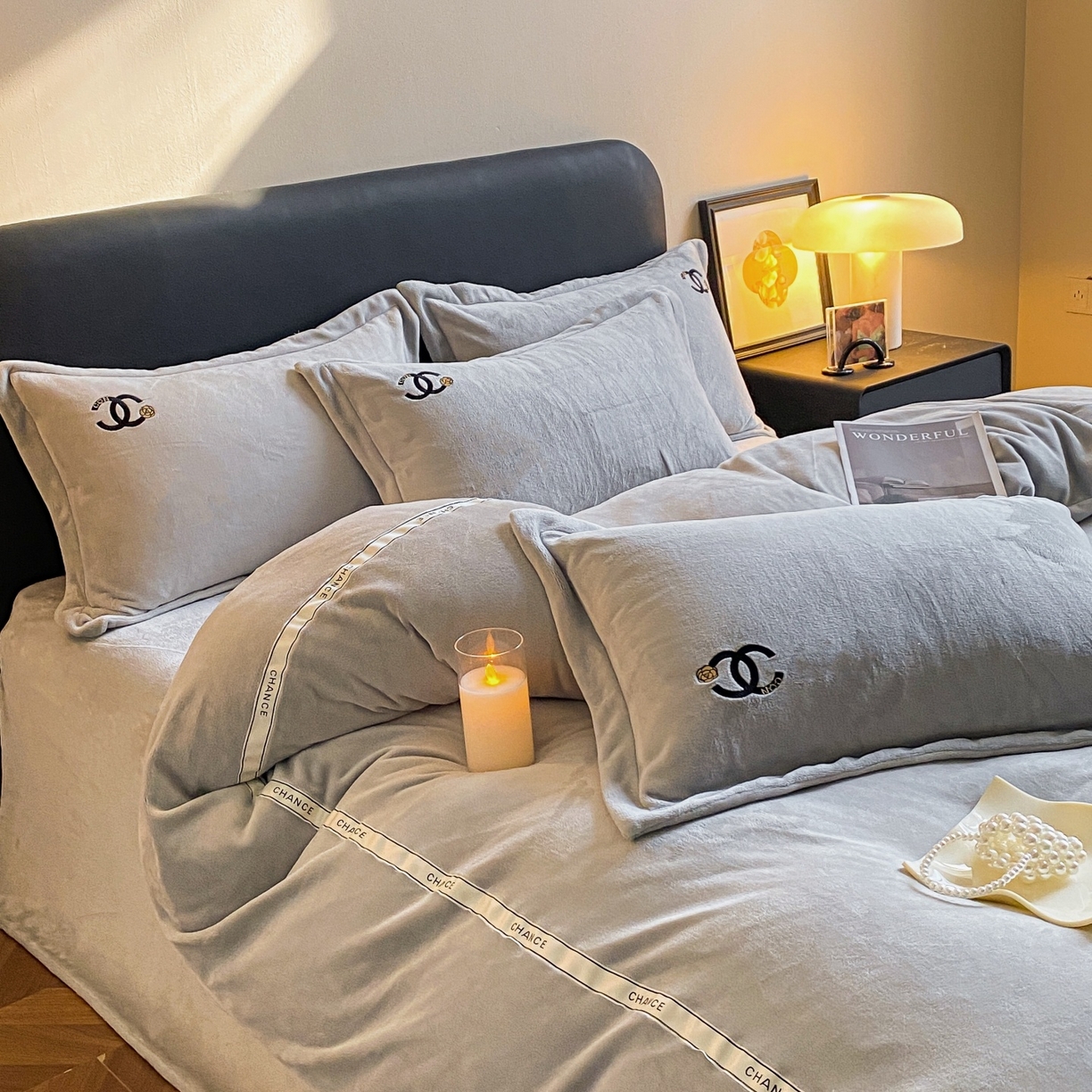 91家纺网 家纺一手货源 找家纺 庭笙 新款牛奶绒小香风立体织带蝴蝶结四件套-COCO COCO-浅灰