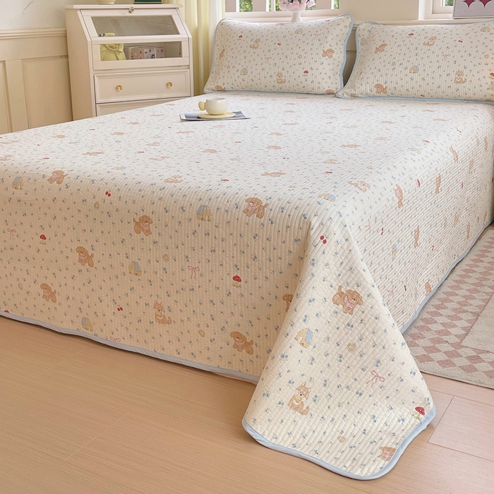 91家纺网 家纺一手货源 找家纺 金丝兔 2025新款小清新斜纹纯棉床盖 全棉夹棉床盖 床盖三件套 榻榻米抗盖绗缝加厚床单 樱花狗