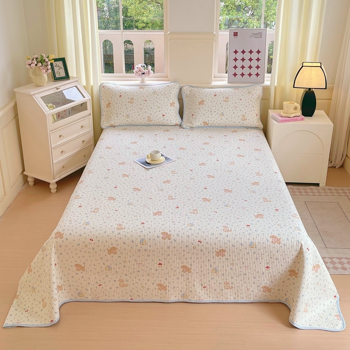 91家纺网 家纺一手货源 找家纺 金丝兔 2025新款小清新斜纹纯棉床盖 全棉夹棉床盖 床盖三件套 榻榻米抗盖绗缝加厚床单 樱花狗