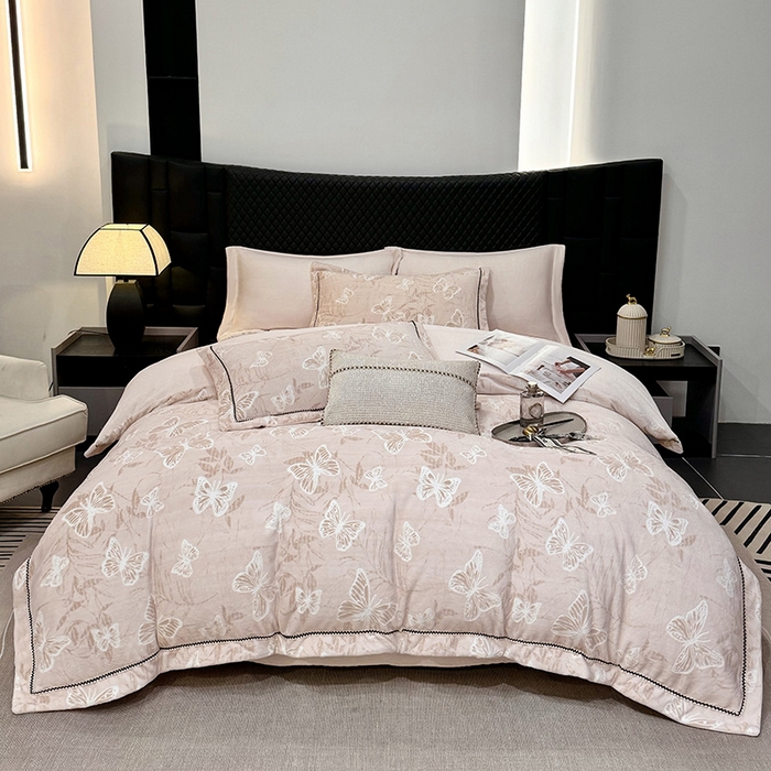 91家纺网 家纺一手货源 找家纺 （总）好阁家纺 2025新款轻奢织带雕花牛奶绒四件套