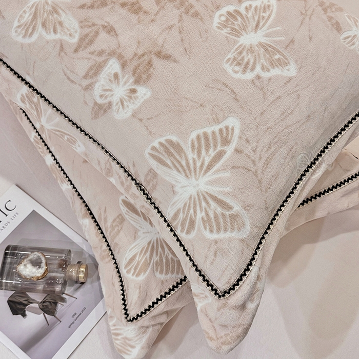 91家纺网 家纺一手货源 找家纺 （总）好阁家纺 2025新款轻奢织带雕花牛奶绒四件套