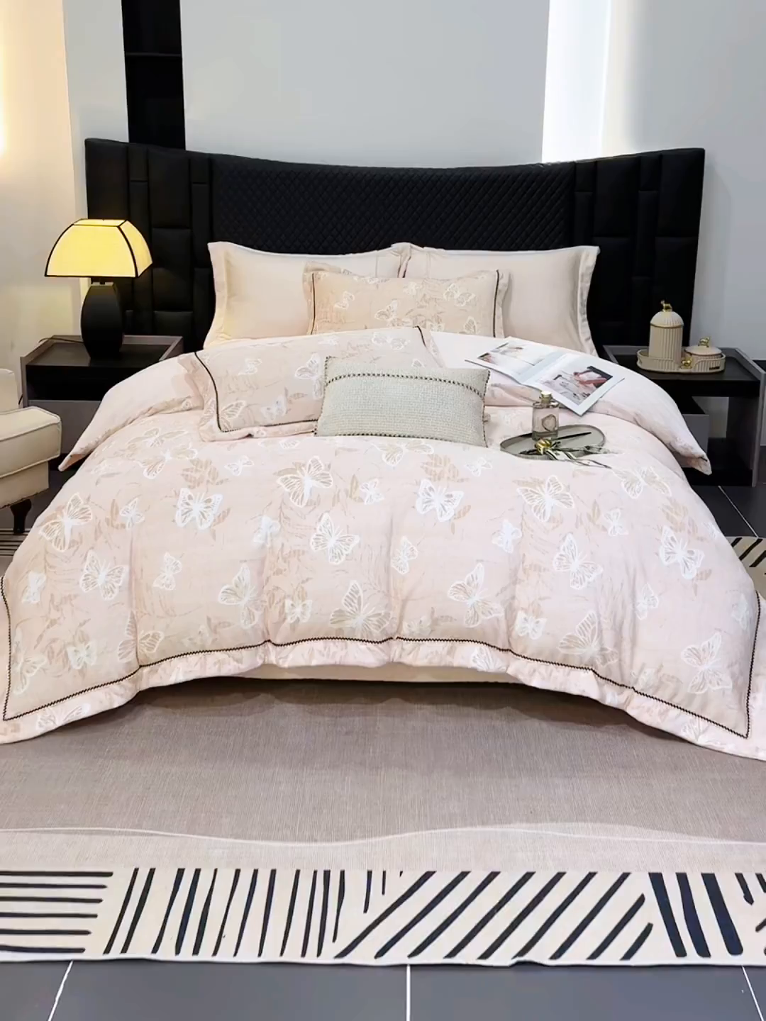 91家纺网 家纺一手货源 找家纺 好阁家纺 2025新款轻奢织带雕花牛奶绒四件套 蝴蝶飞飞-粉