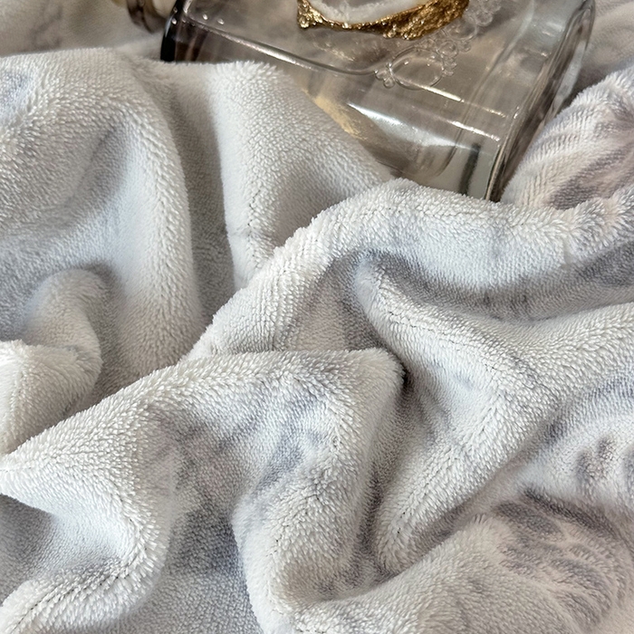 91家纺网 家纺一手货源 找家纺 好阁家纺 2025新款轻奢织带雕花牛奶绒四件套 蝴蝶飞飞-灰