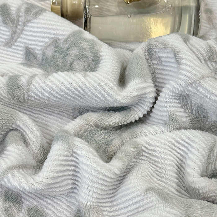 91家纺网 家纺一手货源 找家纺 好阁家纺 2025新款轻奢织带雕花牛奶绒四件套 玫瑰庄园-灰