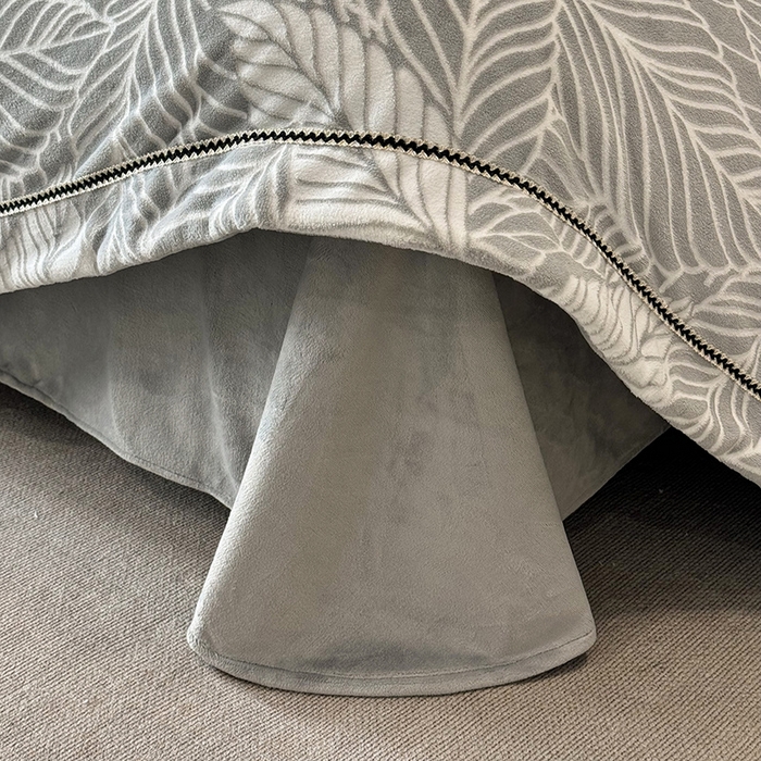 91家纺网 家纺一手货源 找家纺 好阁家纺 2025新款轻奢织带雕花牛奶绒四件套 叶叶情深-灰