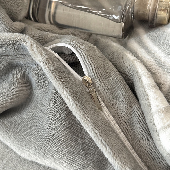 91家纺网 家纺一手货源 找家纺 好阁家纺 2025新款轻奢织带雕花牛奶绒四件套 叶叶情深-灰