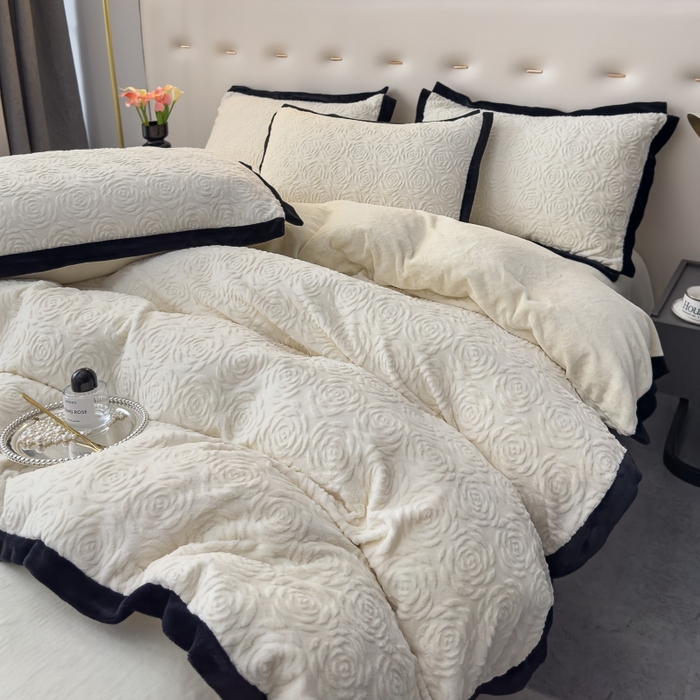 好阁家纺 2025新款极简小香风雕花牛奶绒黑边四件套-风格一 山茶花