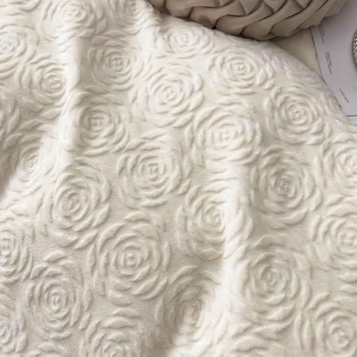 91家纺网 家纺一手货源 找家纺 好阁家纺 2025新款极简小香风雕花牛奶绒黑边四件套-风格一 山茶花