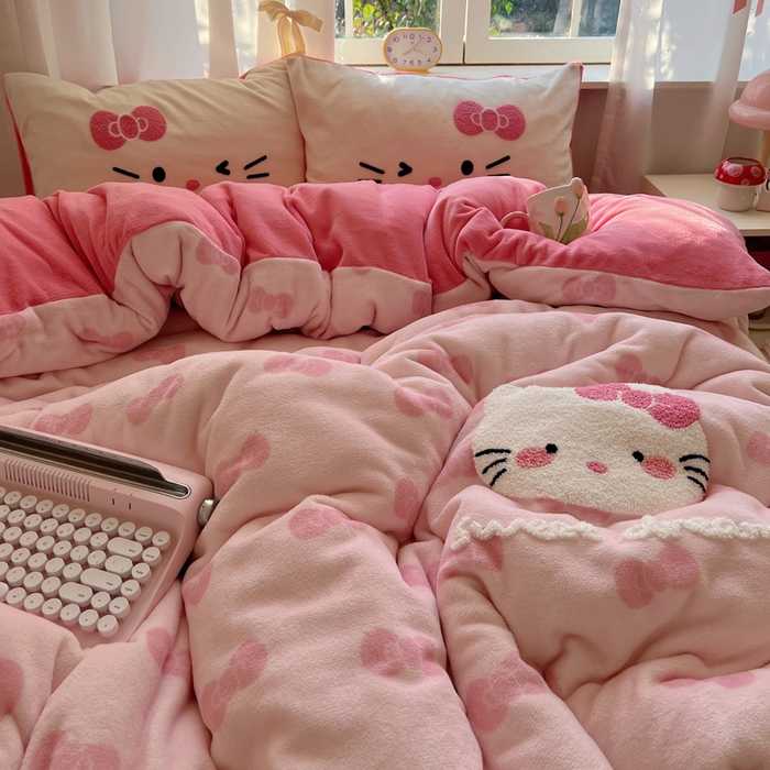 91家纺网 家纺一手货源 找家纺 桃喜 2025新款牛奶绒猫咪毛巾绣系列四件套-系列一 超甜小猫