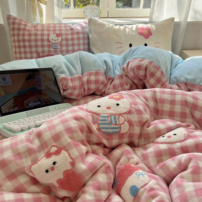 91家纺网 家纺一手货源 找家纺 桃喜 2025新款牛奶绒猫咪毛巾绣系列四件套-系列一 甜品猫咪