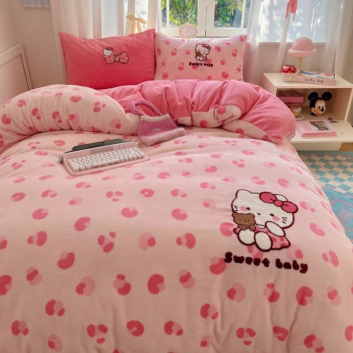 91家纺网 家纺一手货源 找家纺 桃喜 2025新款牛奶绒猫咪毛巾绣系列四件套-系列一 豹纹猫咪粉