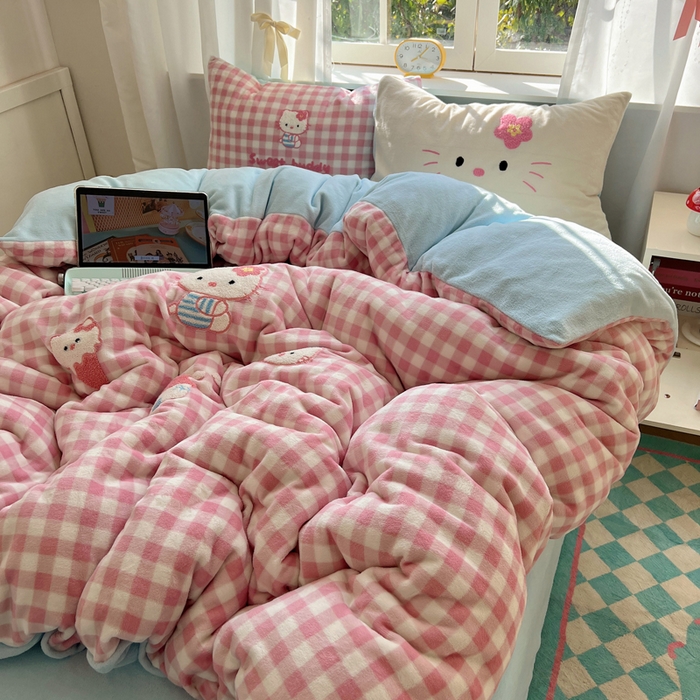 91家纺网 家纺一手货源 找家纺 桃喜 2025新款牛奶绒猫咪毛巾绣系列四件套-系列一 甜品猫咪