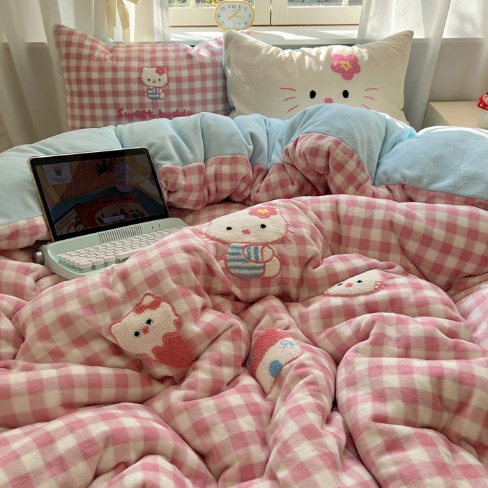 91家纺网 家纺一手货源 找家纺 桃喜 2025新款牛奶绒猫咪毛巾绣系列四件套-系列一 甜品猫咪