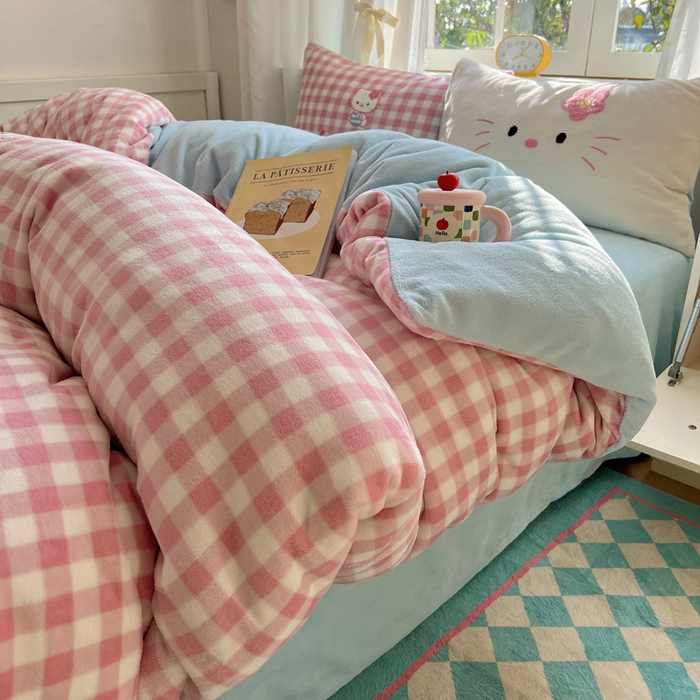 91家纺网 家纺一手货源 找家纺 桃喜 2025新款牛奶绒猫咪毛巾绣系列四件套-系列一 甜品猫咪