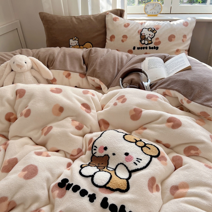 91家纺网 家纺一手货源 找家纺 桃喜 2025新款牛奶绒猫咪毛巾绣系列四件套-系列一 豹纹猫咪咖