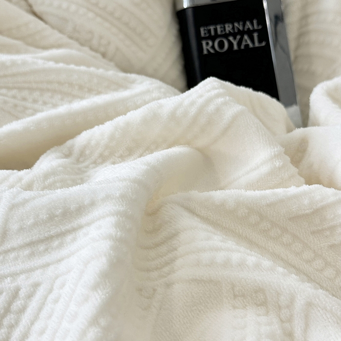 91家纺网 家纺一手货源 找家纺 好阁家纺 2025新款极简小香风雕花牛奶绒黑边四件套-风格一 亚历山大