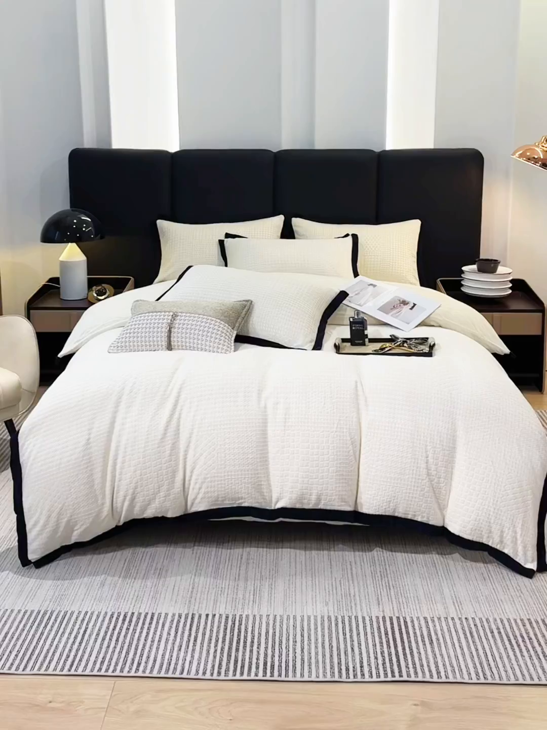 91家纺网 家纺一手货源 找家纺 （总）好阁家纺 2025新款极简小香风雕花牛奶绒黑边四件套-风格二