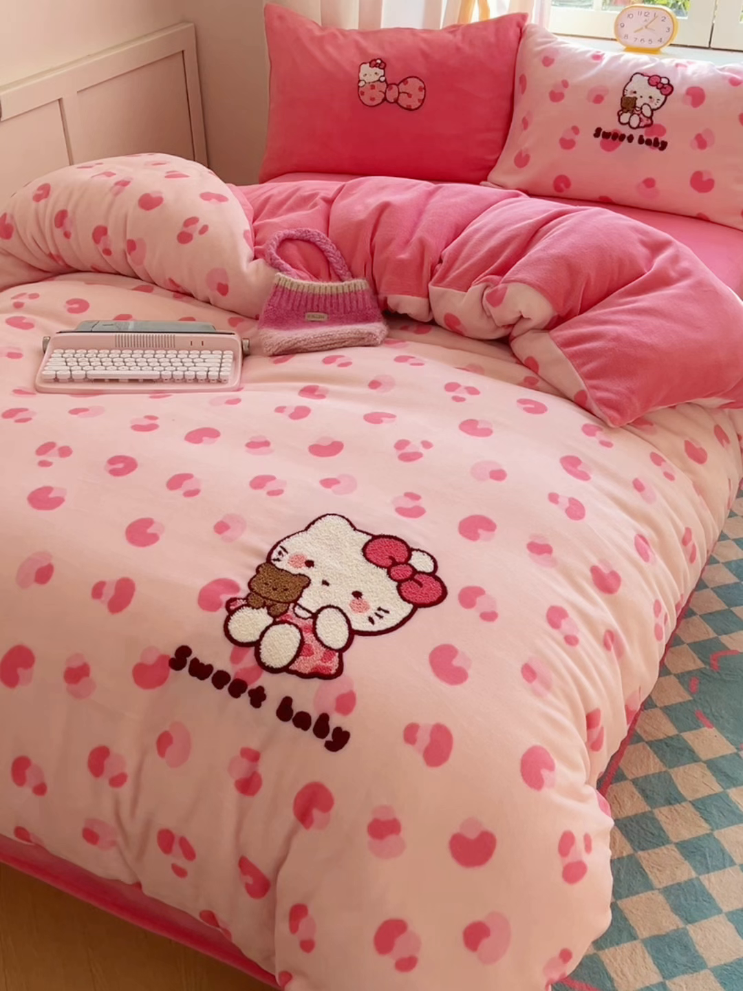 91家纺网 家纺一手货源 找家纺 桃喜 2025新款牛奶绒猫咪毛巾绣系列四件套-系列一 豹纹猫咪粉