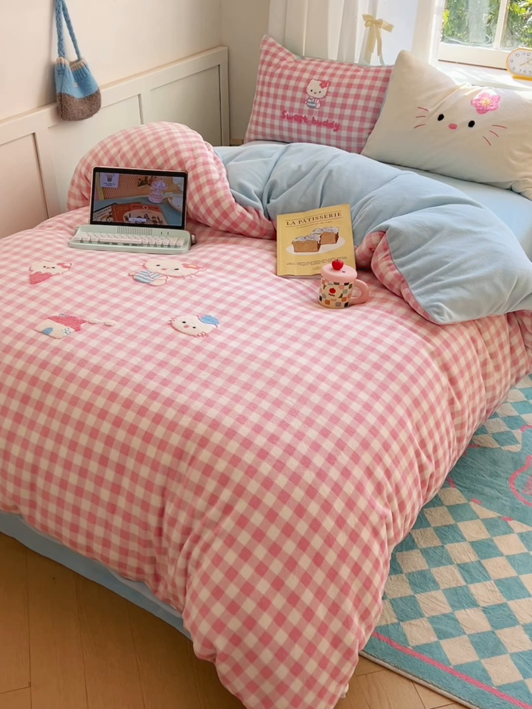 91家纺网 家纺一手货源 找家纺 桃喜 2025新款牛奶绒猫咪毛巾绣系列四件套-系列一 甜品猫咪