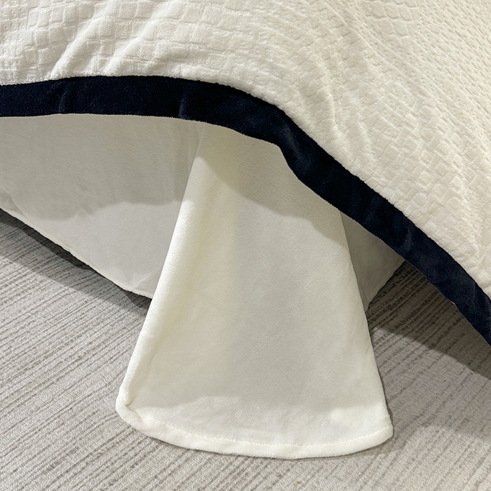 91家纺网 家纺一手货源 找家纺 好阁家纺 2025新款极简小香风雕花牛奶绒黑边四件套-风格二 千鸟格