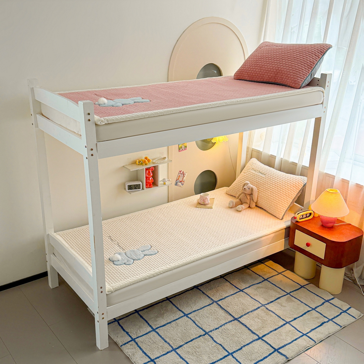 91家纺网 家纺一手货源 找家纺 （总）爱思凯家纺 2025新款新棉绒床褥-许愿兔（学生款）