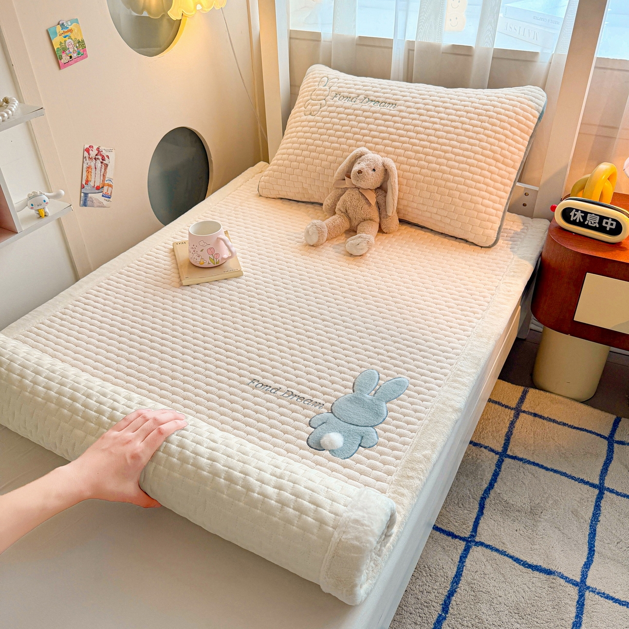 91家纺网 家纺一手货源 找家纺 （总）爱思凯家纺 2025新款新棉绒床褥-许愿兔（学生款）