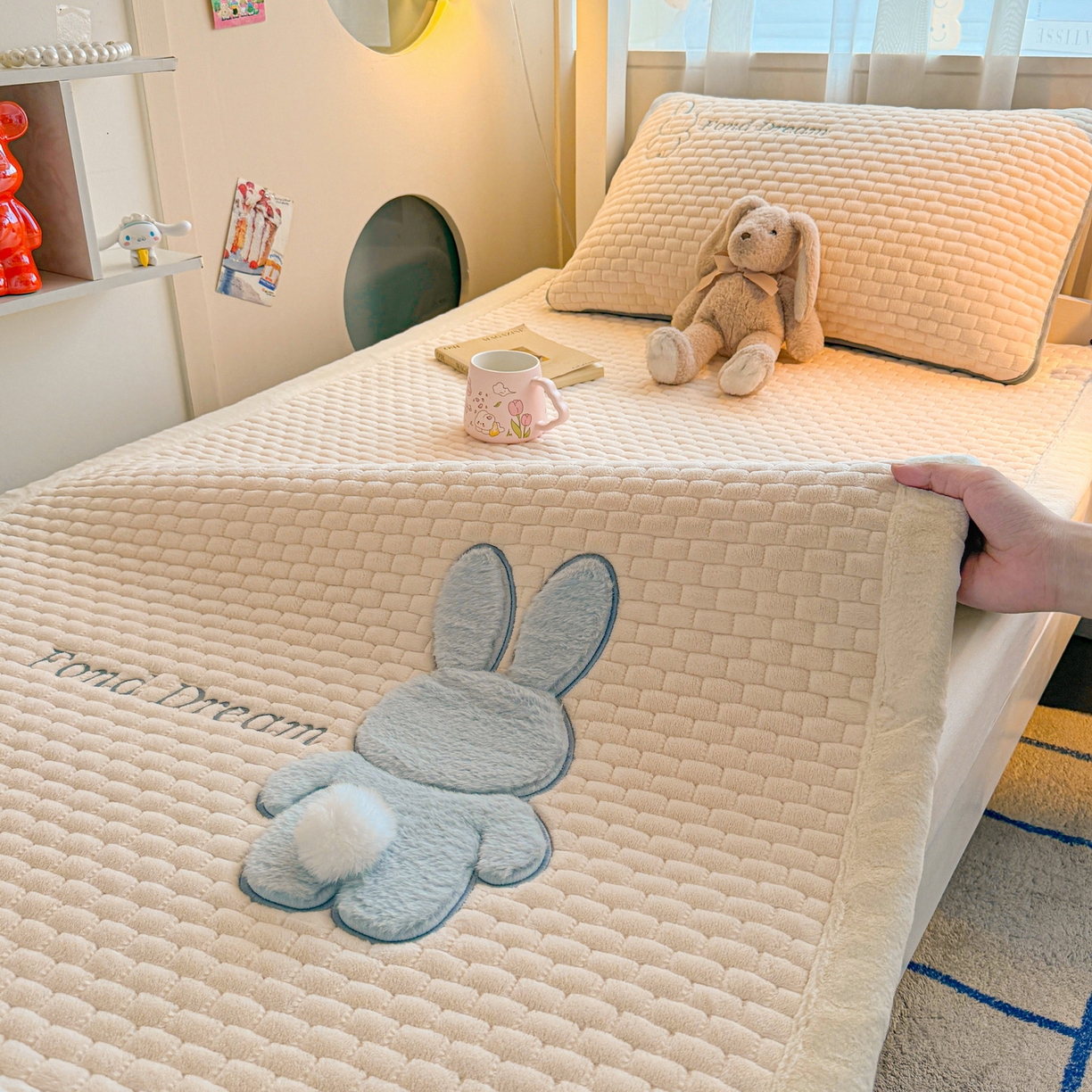 91家纺网 家纺一手货源 找家纺 （总）爱思凯家纺 2025新款新棉绒床褥-许愿兔（学生款）