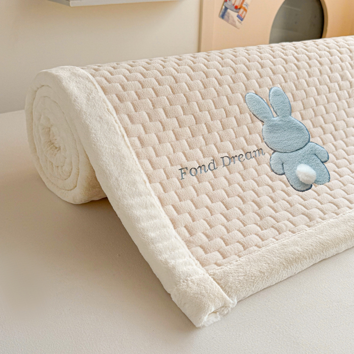 91家纺网 家纺一手货源 找家纺 （总）爱思凯家纺 2025新款新棉绒床褥-许愿兔（学生款）