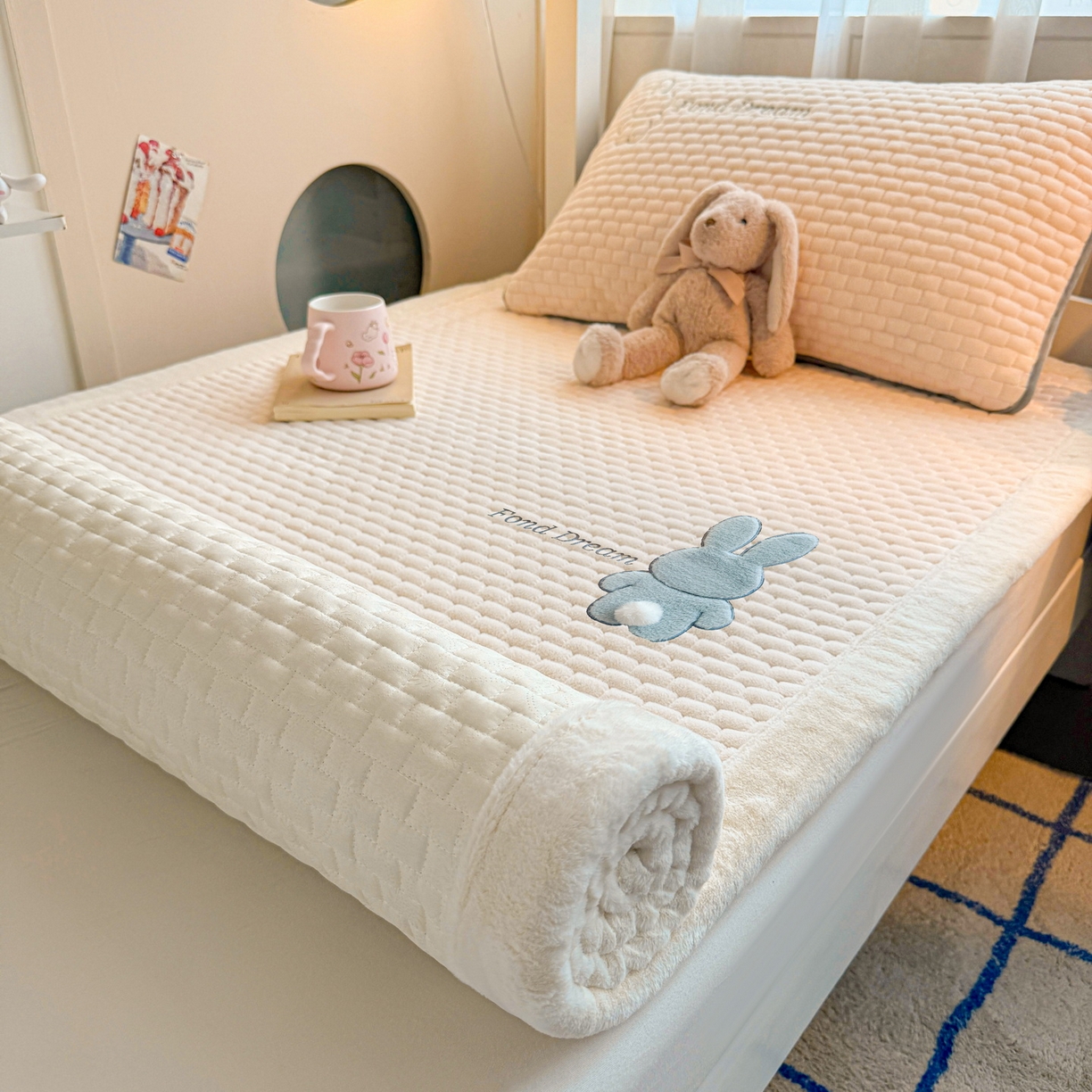 91家纺网 家纺一手货源 找家纺 （总）爱思凯家纺 2025新款新棉绒床褥-许愿兔（学生款）