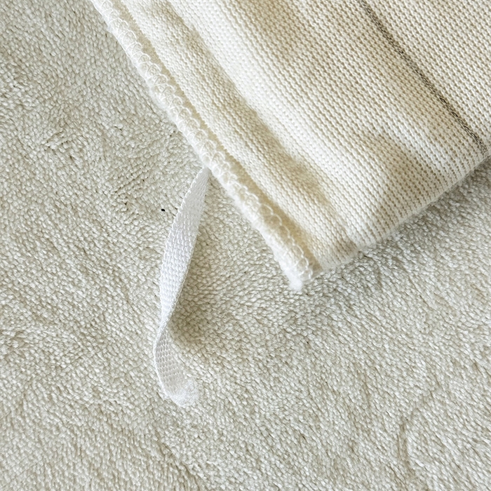 91家纺网 家纺一手货源 找家纺 好阁家纺 2025新款极简小香风雕花牛奶绒黑边四件套-风格二 维多利亚