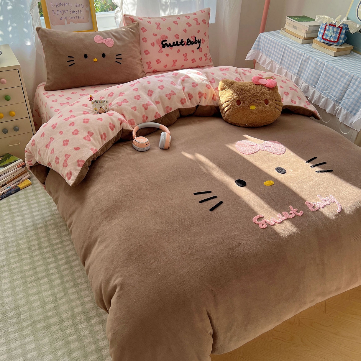 91家纺网 家纺一手货源 找家纺 桃喜 2025新款牛奶绒猫咪毛巾绣系列四件套-系列二 黑皮猫猫