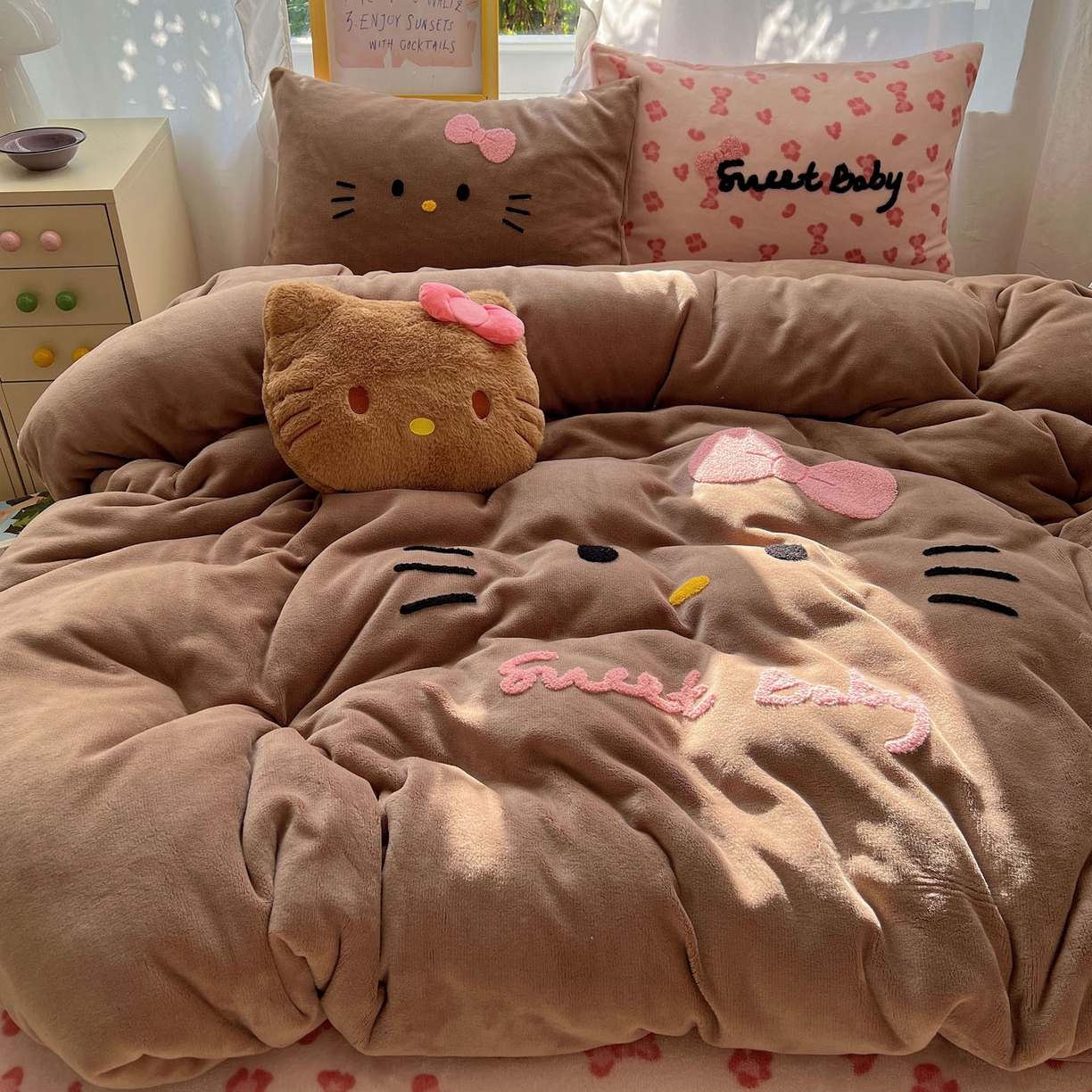 91家纺网 家纺一手货源 找家纺 （总）桃喜 2025新款牛奶绒猫咪毛巾绣系列四件套-系列二