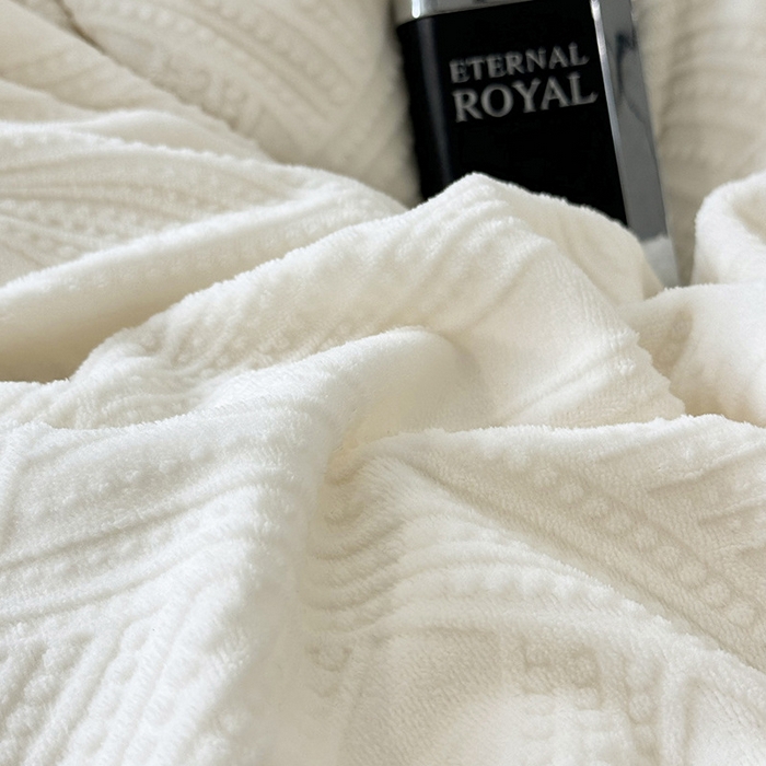 91家纺网 家纺一手货源 找家纺 好阁家纺 2025新款极简小香风雕花牛奶绒黑边四件套-风格二 亚历山大