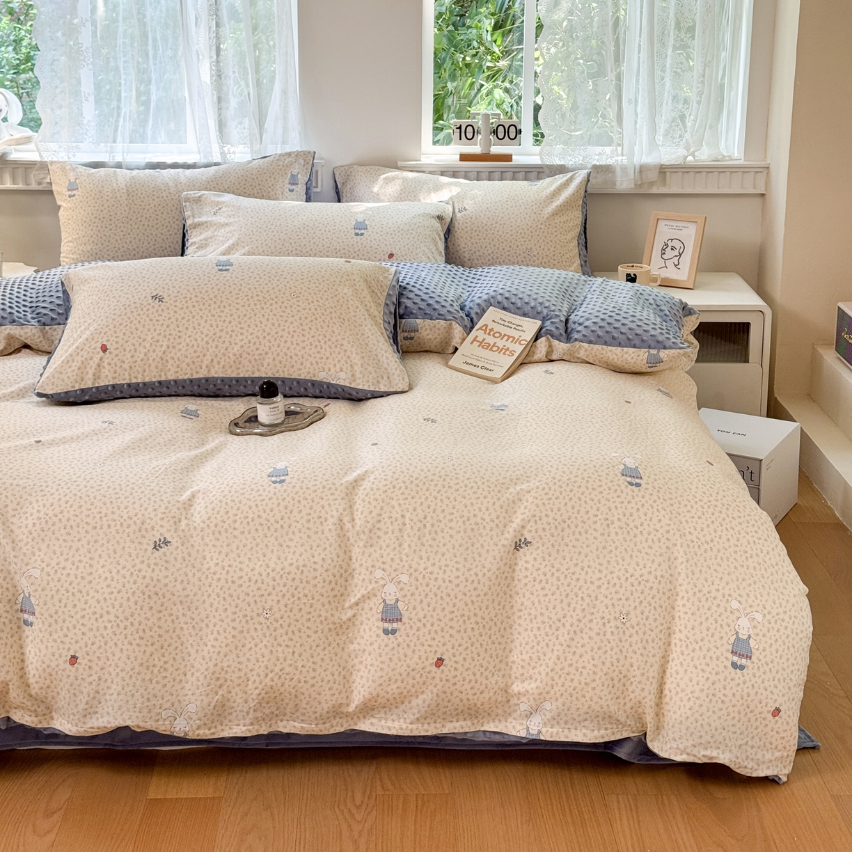 91家纺网 家纺一手货源 找家纺 雯雨家纺 2025新款ab版全棉豆豆绒婴儿绒牛奶绒单被套被罩单件 奶乎兔兔-米