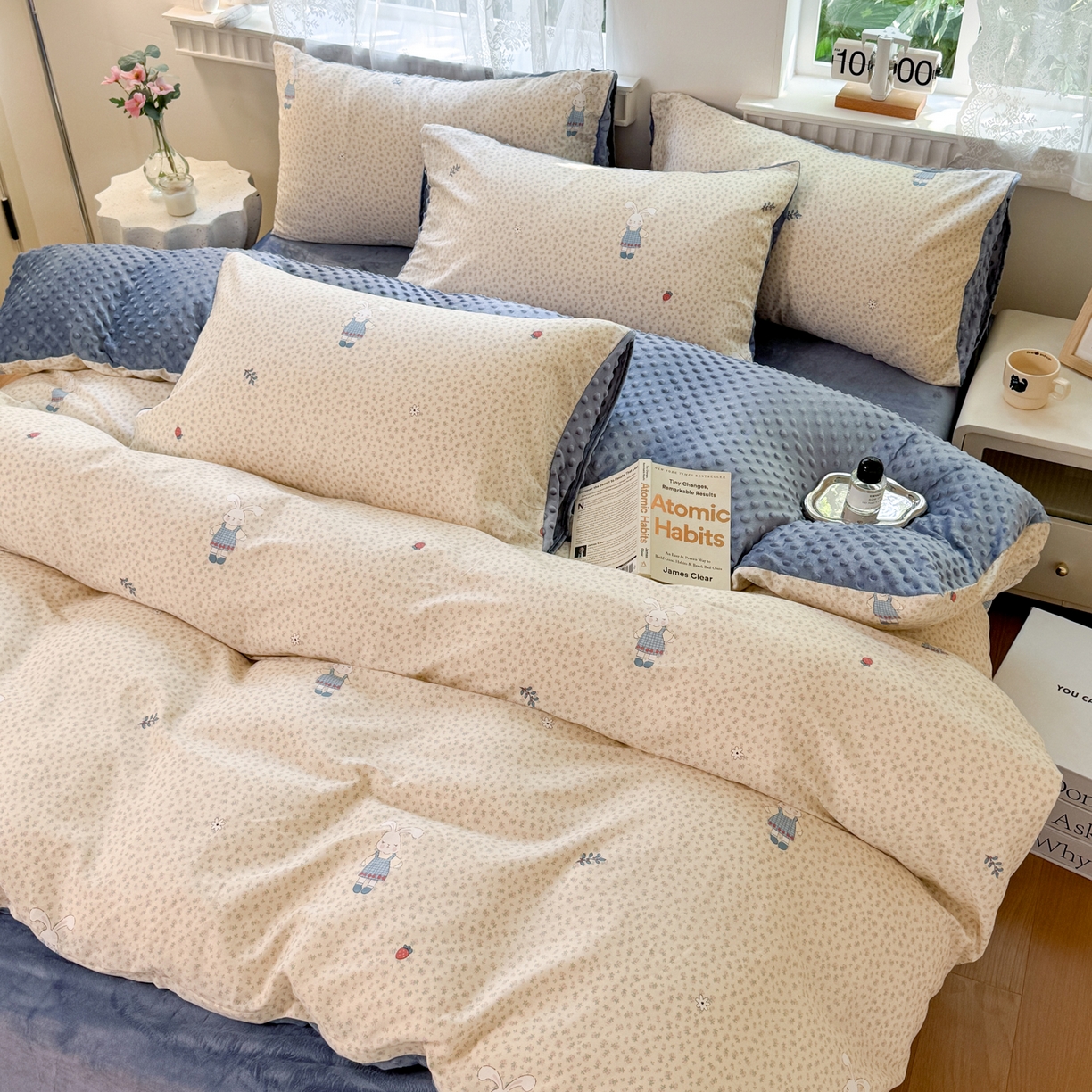 91家纺网 家纺一手货源 找家纺 雯雨家纺 2025新款ab版全棉豆豆绒婴儿绒牛奶绒单被套被罩单件 奶乎兔兔-米