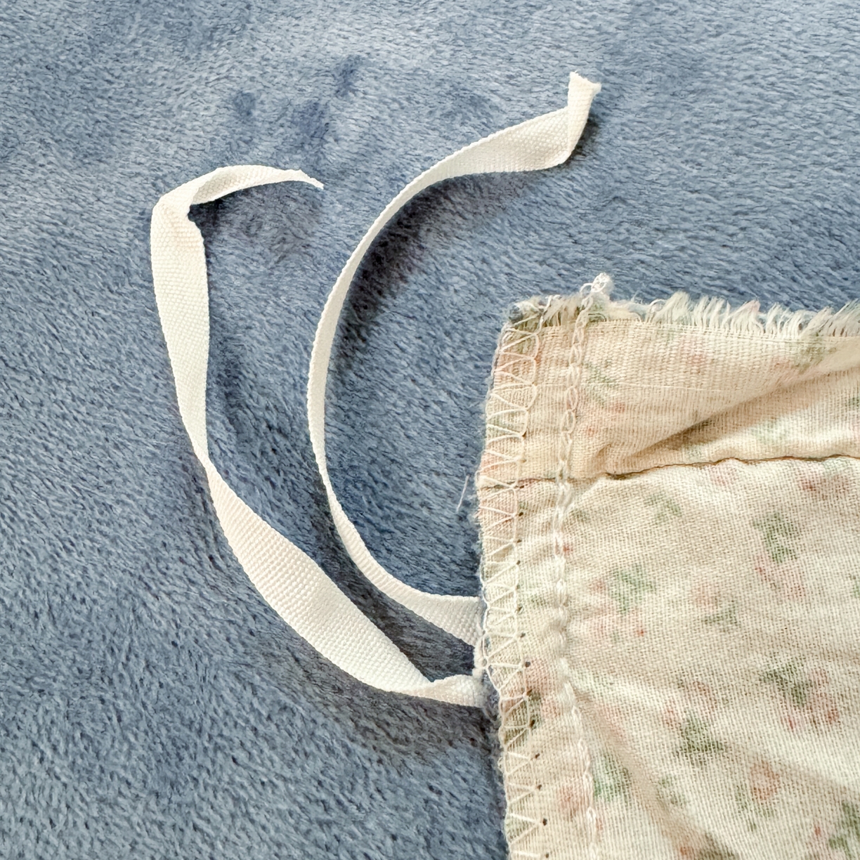 91家纺网 家纺一手货源 找家纺 雯雨家纺 2025新款ab版全棉豆豆绒婴儿绒牛奶绒单被套被罩单件 奶乎兔兔-米