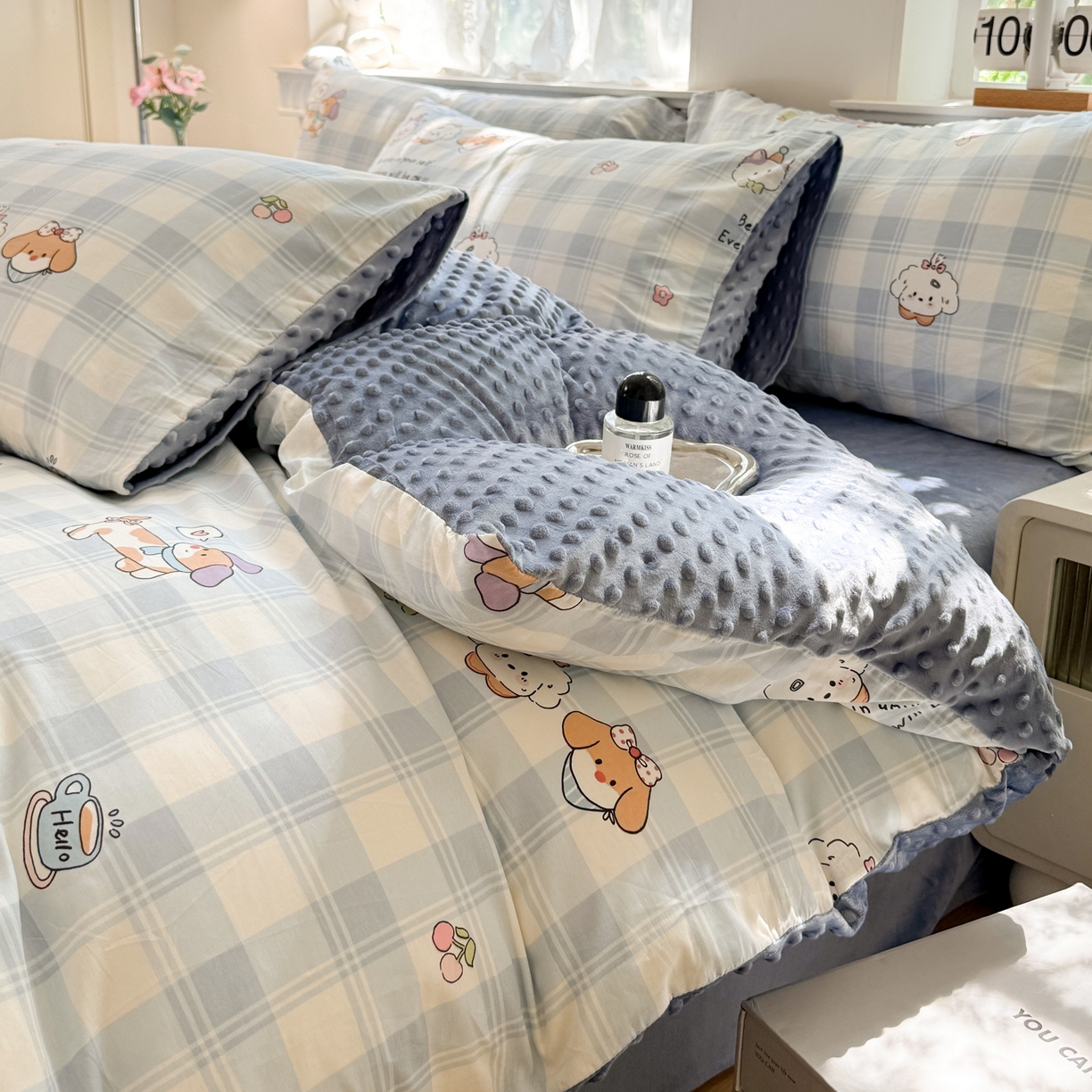 91家纺网 家纺一手货源 找家纺 雯雨家纺 2025新款ab版全棉豆豆绒婴儿绒牛奶绒单被套被罩单件 糖纸童年