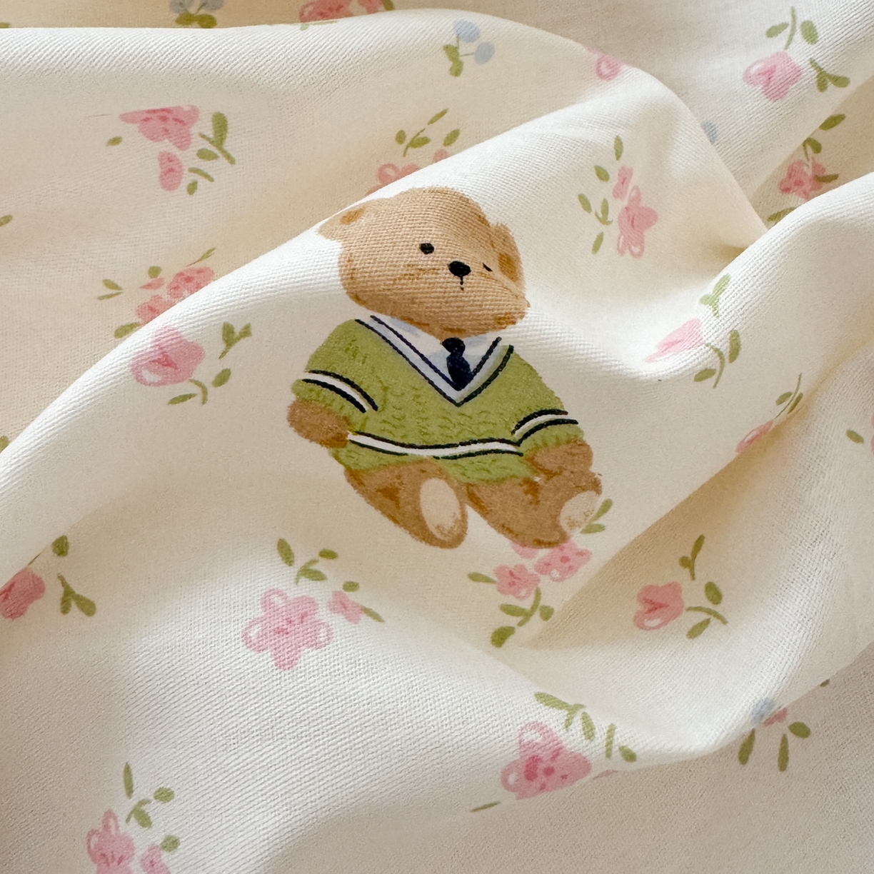 91家纺网 家纺一手货源 找家纺 雯雨家纺 2025新款ab版全棉豆豆绒婴儿绒牛奶绒单被套被罩单件 小熊慕斯