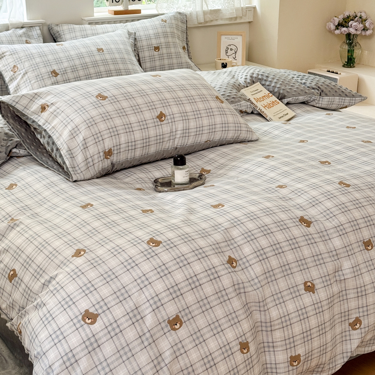 91家纺网 家纺一手货源 找家纺 雯雨家纺 2025新款ab版全棉豆豆绒婴儿绒牛奶绒四件套 冰格维尼-兰