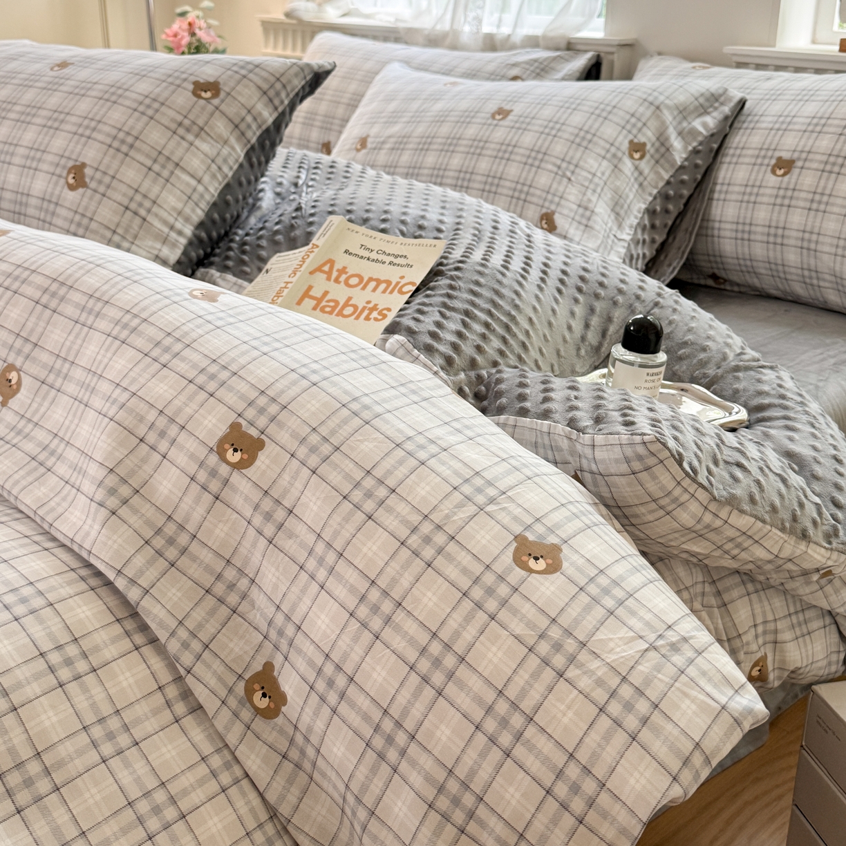 91家纺网 家纺一手货源 找家纺 雯雨家纺 2025新款ab版全棉豆豆绒婴儿绒牛奶绒四件套 冰格维尼-兰