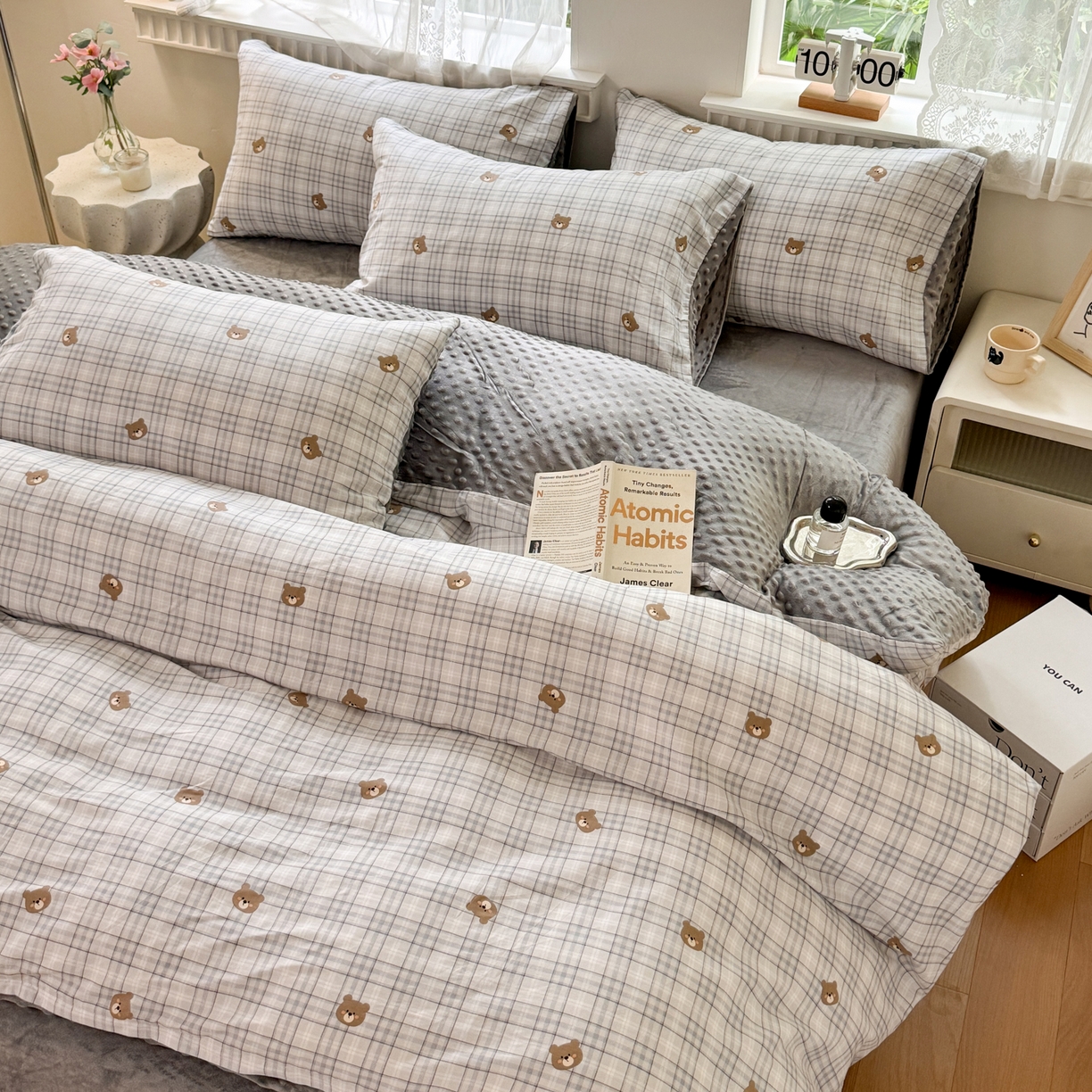 91家纺网 家纺一手货源 找家纺 雯雨家纺 2025新款ab版全棉豆豆绒婴儿绒牛奶绒四件套 冰格维尼-兰