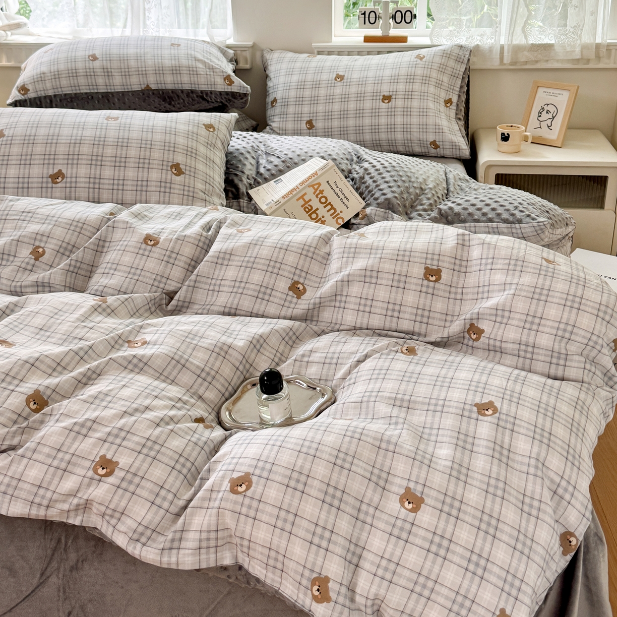 91家纺网 家纺一手货源 找家纺 雯雨家纺 2025新款ab版全棉豆豆绒婴儿绒牛奶绒四件套 冰格维尼-兰